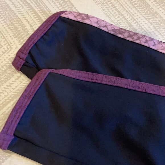 Strut This Black w Purple/Pink Side Stripe Legging - Picture 2 of 6